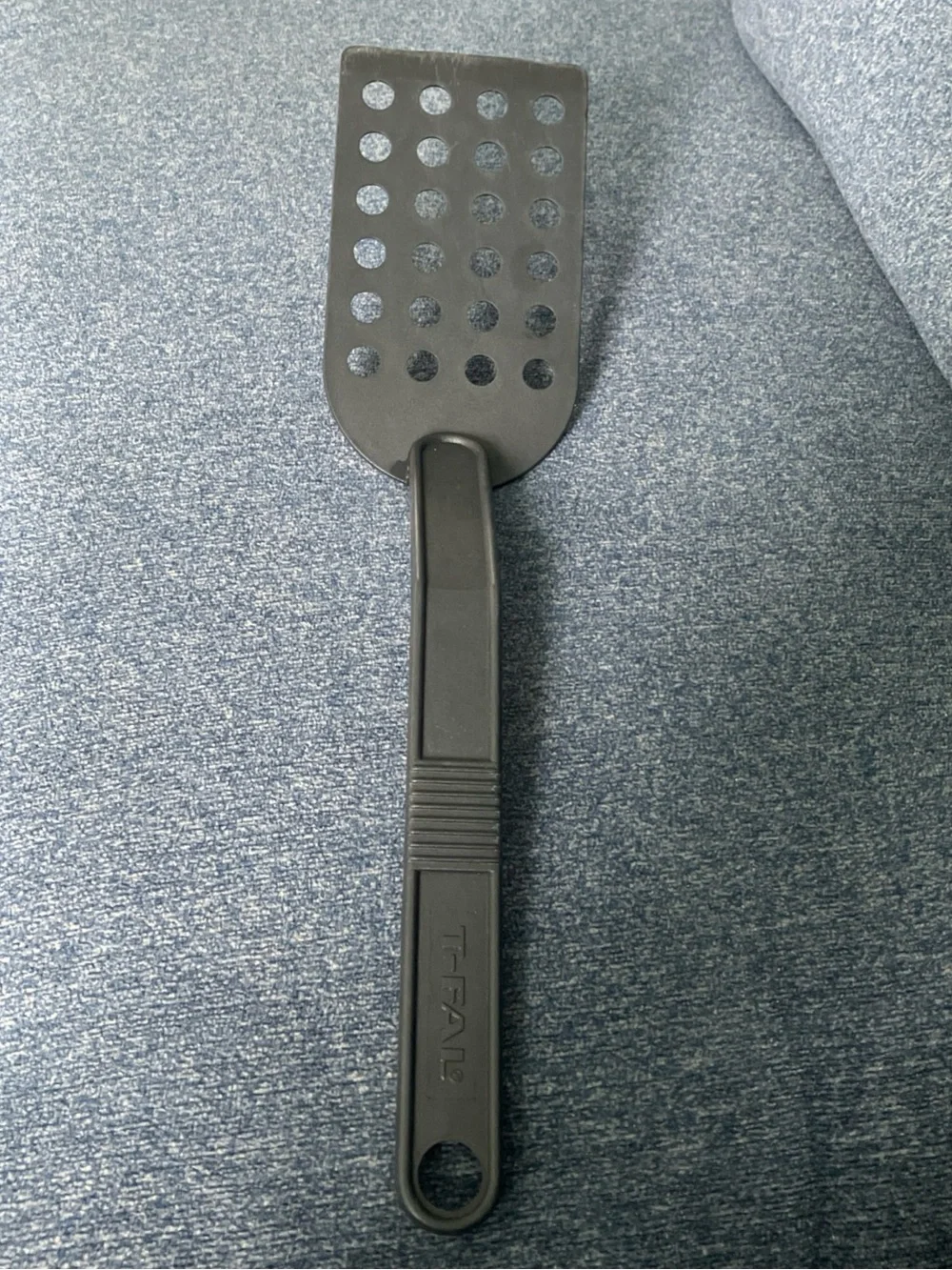 T-Fal Black Nylon‎ Slotted Holes Spatula Flipper Canada 13” Long